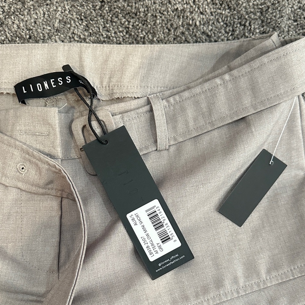 Lioness Gray Mini Shorts - Picture 3 of 3